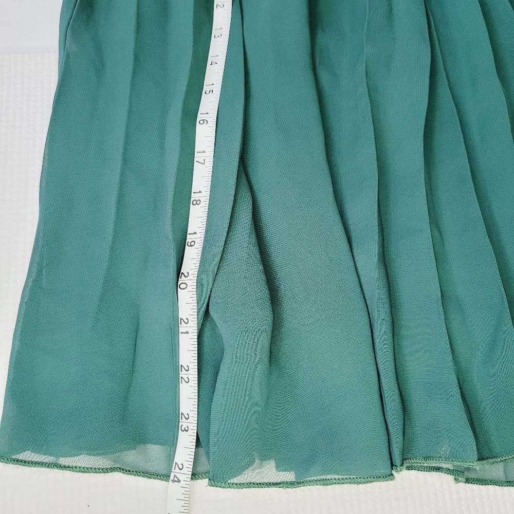 Charlotte Russe Pleated Skirt Green Knee Womens Small Acadamia Flirty Flowy City - Picture 4 of 7